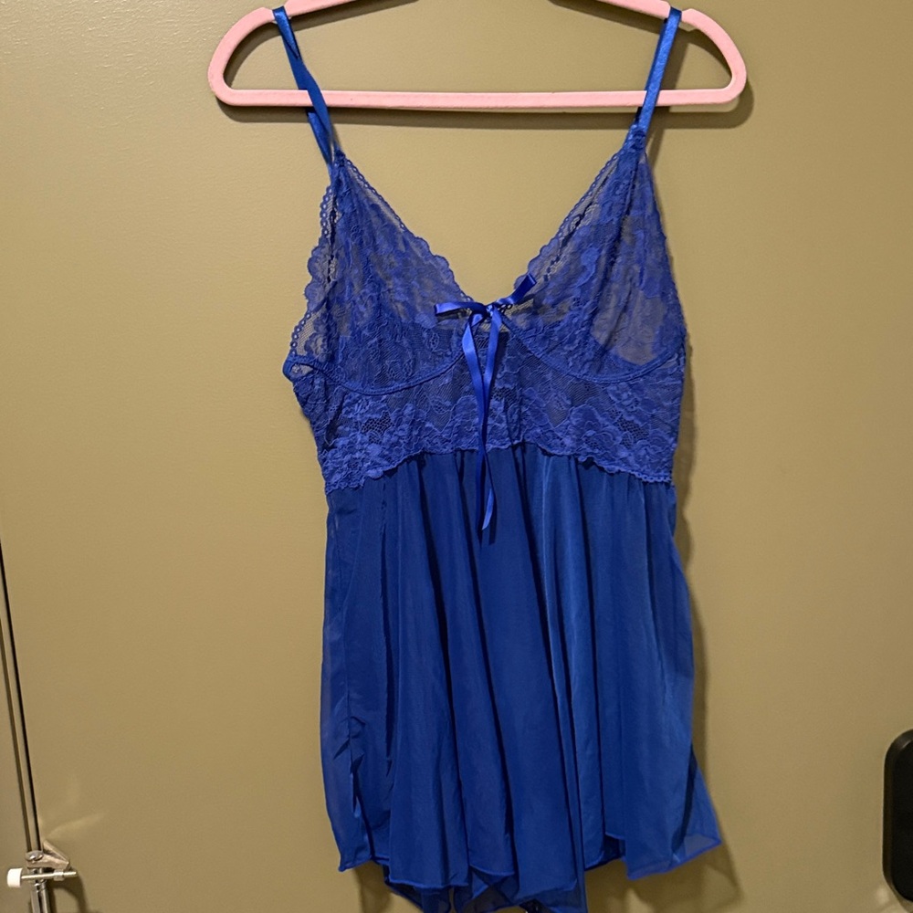 Chic Royal Blue Lace Chemise